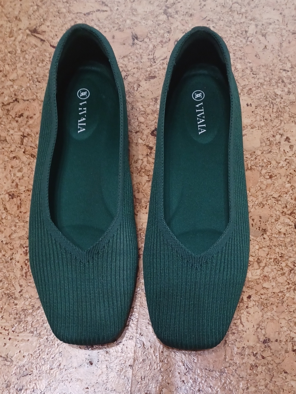 Vivaia Women's Emerald Square Toe V-Cut Knit Flats Size 8.5